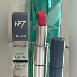 No 7 Pro Artist Matte Muse Lipstick in color Red Carpet Ready, new!